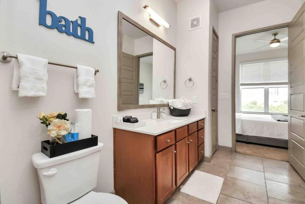 Htown Downtown Oasis Houston Exterior foto